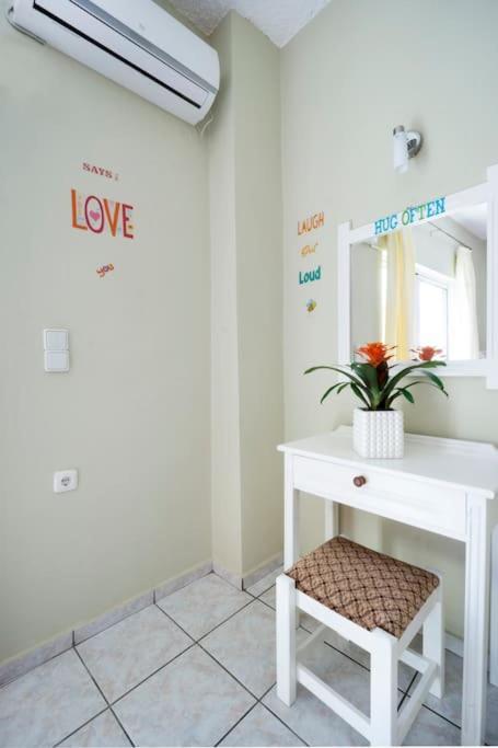 Steps From The Beach Aprt La Canea Exterior foto